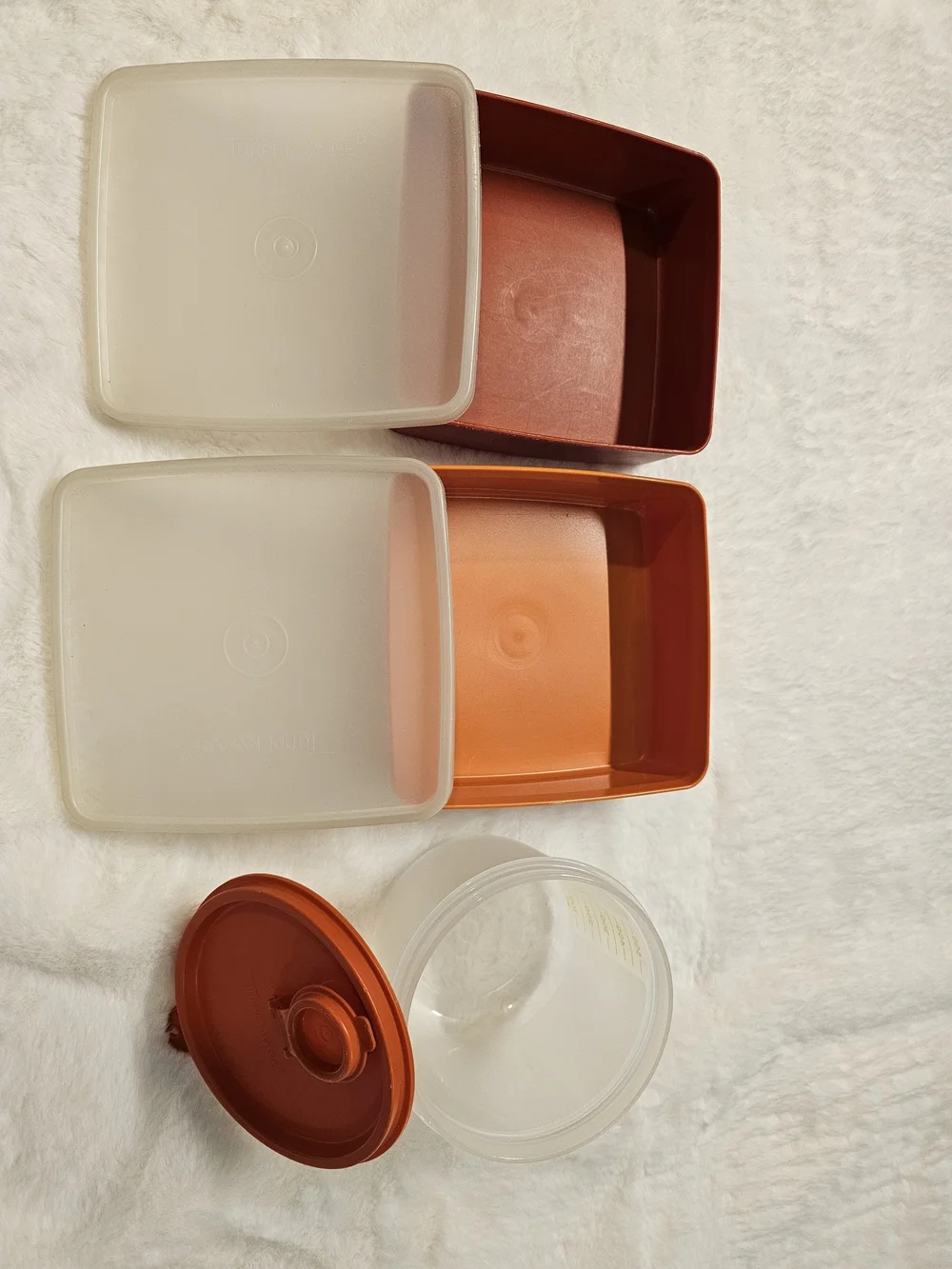 Tupperware Food Storage Containers Set   2 Sandwich Size Bowls And 2 Cup Bowl